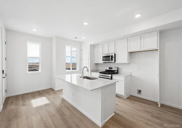 4th image of 24121 E 30Th Pl, Aurora, CO 80019 | MLS# 1685595