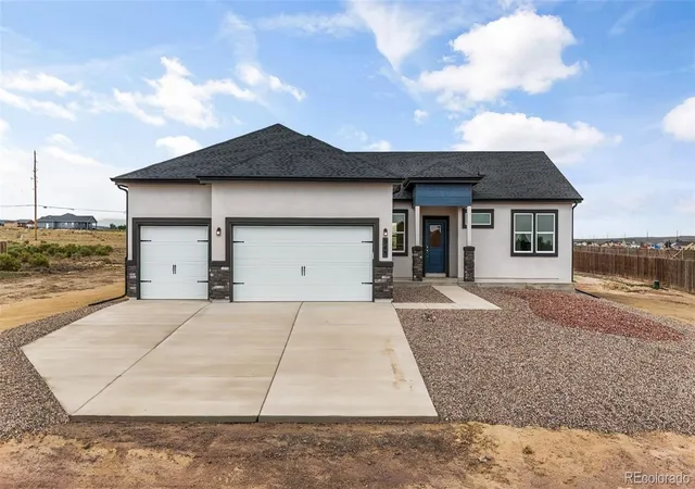 1st image of 943 E Moonbeam Dr, Pueblo, CO 81007 | MLS# 2101958