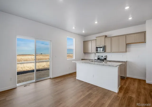 2nd image of 43033 Castle Stuart St, Elizabeth, CO 80107 | MLS# 5093451