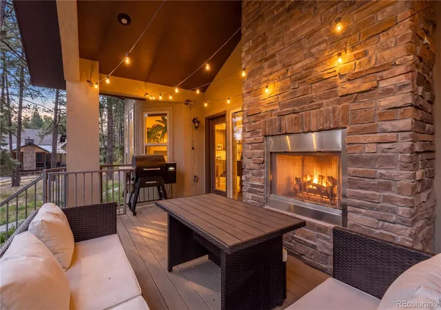 Single family home for sale at 1395 Gore Cir, Larkspur, CO 80118 | MLS# 2387702