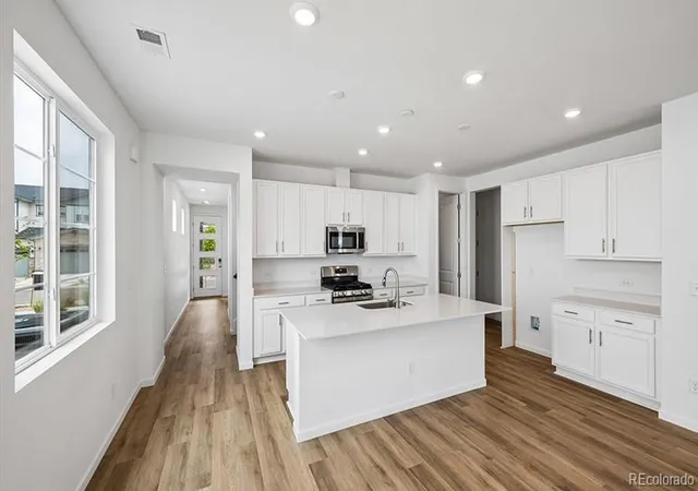 Photo 4 of Single family home for sale at 6583 N Malta St, Aurora, CO 80019 | MLS# 8203746 | Listing updated on 2026-09-28