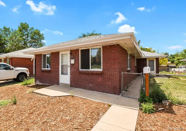 1st image of 1609 & 1611 Oswego, Aurora, CO 80010 | MLS# 9418885