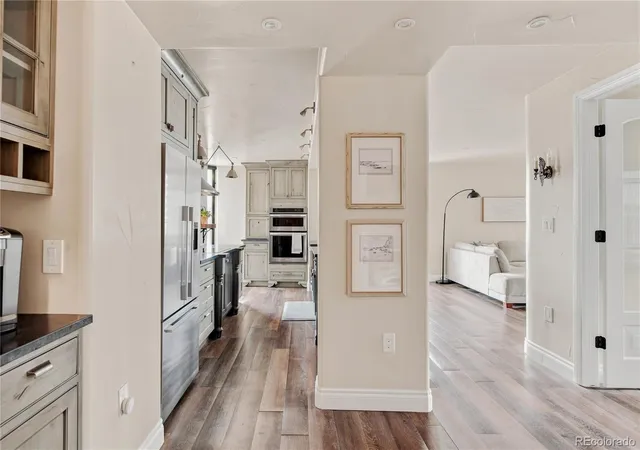 2nd image of 1625 Larimer St #1705, Denver, CO 80202 | MLS# 8043886