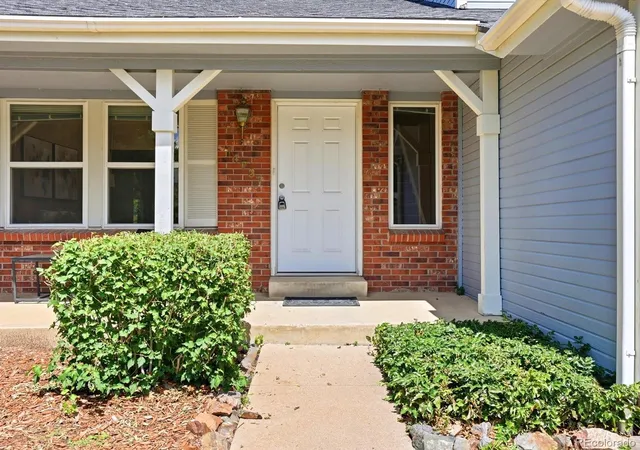 3rd image of 14737 E Wagon Trail Dr, Aurora, CO 80015 | MLS# 6294240