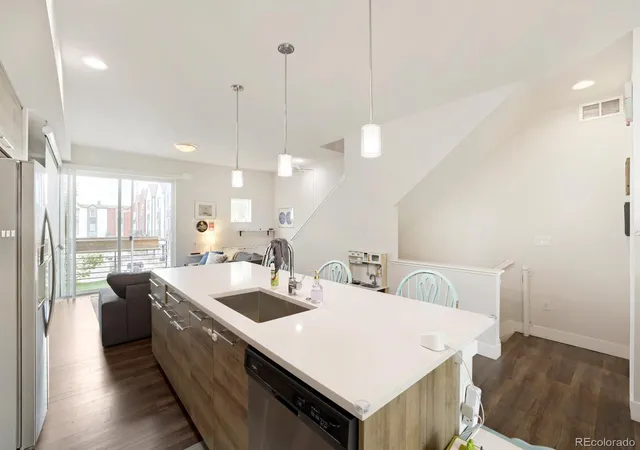 4th image of 5666 W 10Th Pl, Lakewood, CO 80214 | MLS# 6594726