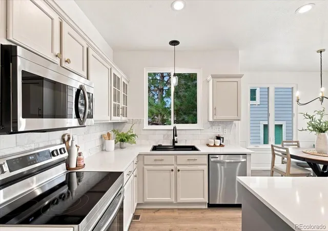 Photo 3 of Single family home for sale at 10648 Braselton St, Highlands Ranch, CO 80126 | MLS# 2252217 | Listing updated on 2026-10-08