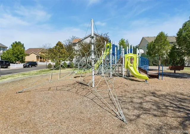 37th image of 1378 S Akron Wy, Denver, CO 80247 | MLS# 7306006