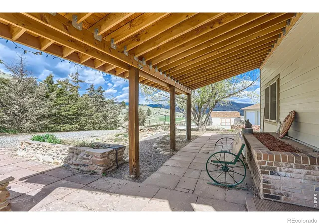 3rd image of 16450 Dakota Ridge Rd, Longmont, CO 80503 | MLS# IR1066173