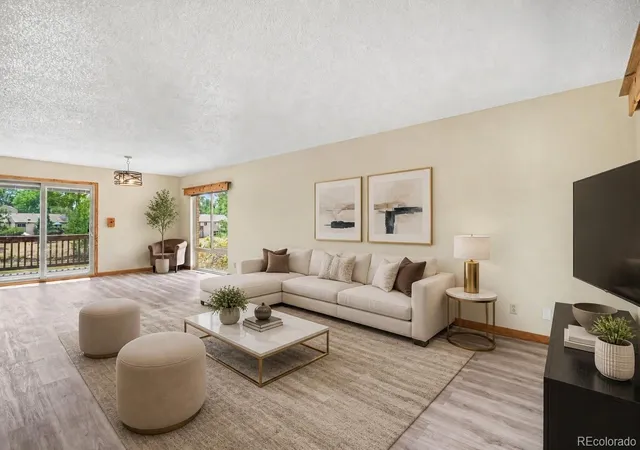 2nd image of 4292 W Pondview Dr, Littleton, CO 80123 | MLS# 8138440