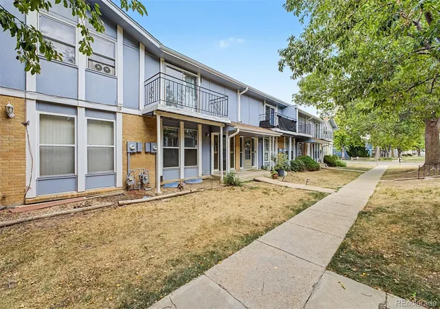 2nd image of 11822 E Canal Dr, Aurora, CO 80011 | MLS# 1949135