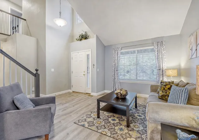 2nd image of 360 Kingbird Cir, Highlands Ranch, CO 80129 | MLS# 5509362