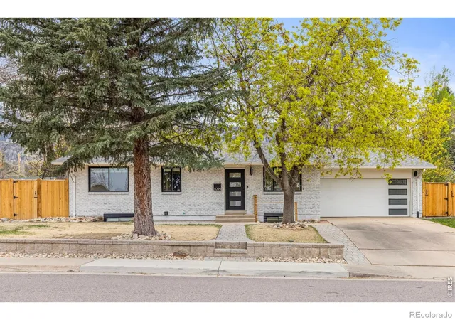 Photo 1 of Single family home for sale at 1095 Edinboro Dr, Boulder, CO 80305 | MLS# IR1066188 | Listing updated on 2026-09-29