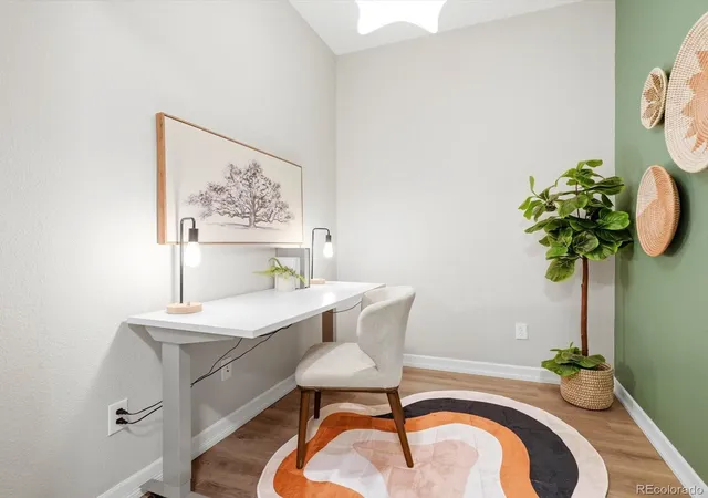 Listing Photo 5 - Condo for sale in building located at 2200 S University Blvd, Denver, CO 80210 - Unit #108