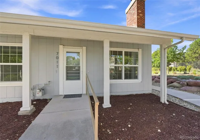 image of 7011 S Knolls Wy, Centennial, CO 80122 | MLS# 8675473