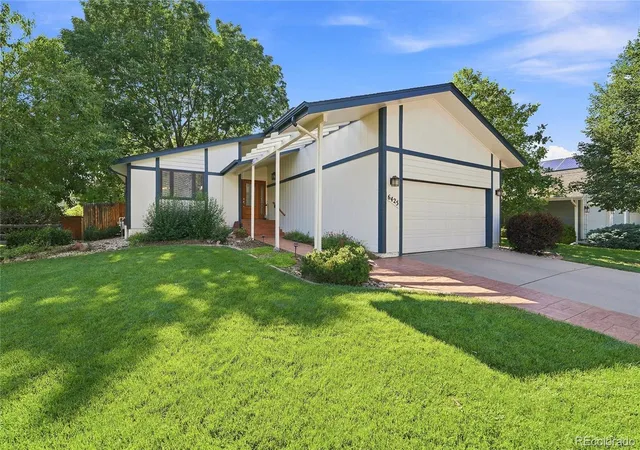 Photo 3 of Single family home for sale at 6425 S Galena Ct, Englewood, CO 80111 | MLS# 9304810 | Listing updated on 2026-10-26