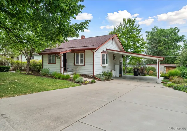 Photo 1 of Single family home for sale at 40 S Osceola St, Denver, CO 80219 | MLS# 4267543 | Listing updated on 2026-10-05