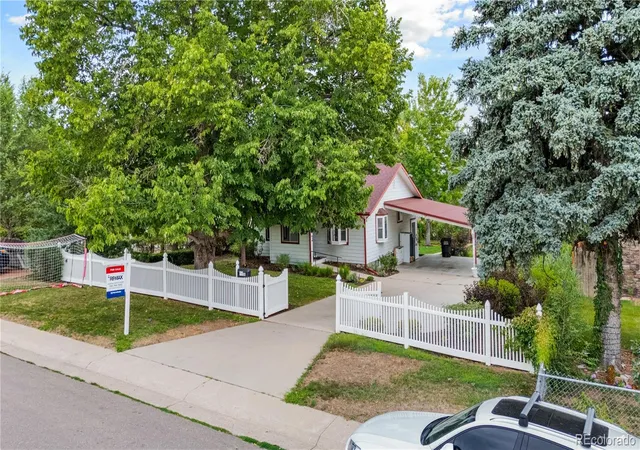 Photo 2 of Single family home for sale at 40 S Osceola St, Denver, CO 80219 | MLS# 4267543 | Listing updated on 2026-10-05