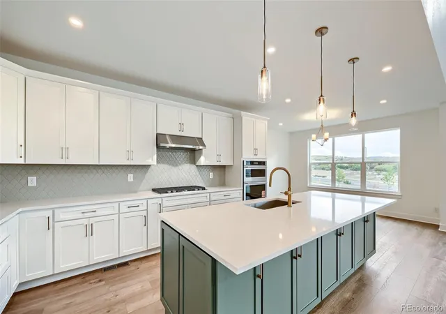 Photo 4 of Single family home for sale at 92 Welded Tuff Trl, Castle Rock, CO 80104 | MLS# 4945987 | Listing updated on 2026-09-29