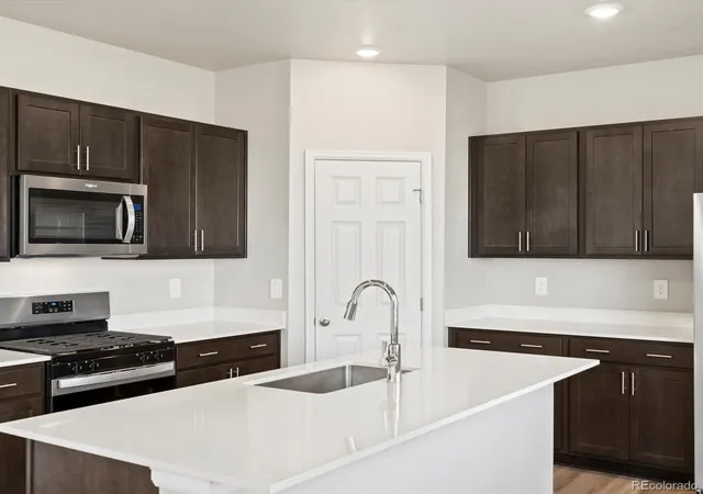 2nd image of 4654 Sugarcane St, Johnstown, CO 80534 | MLS# 9977407
