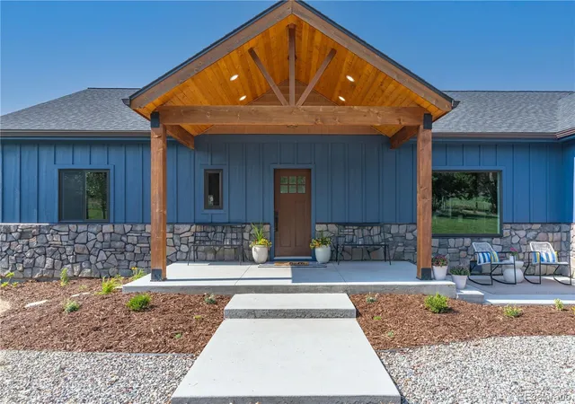 Photo 3 of Single family home for sale at 892 County Rd 205, Silt, CO 81652 | MLS# 2844899 | Listing updated on 2026-09-22