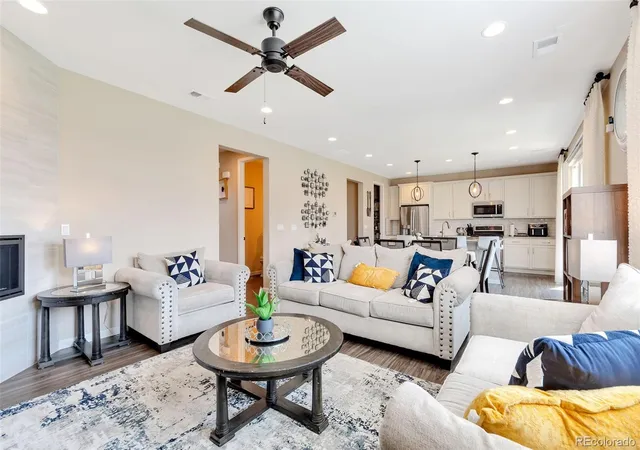 4th image of 277 S Scottsburg Ct, Aurora, CO 80018 | MLS# 7919019
