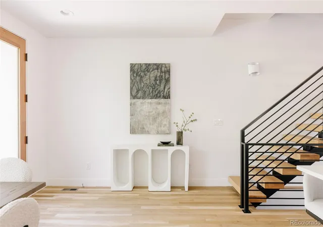3rd image of 845 S Logan St, Denver, CO 80209 | MLS# 2572836