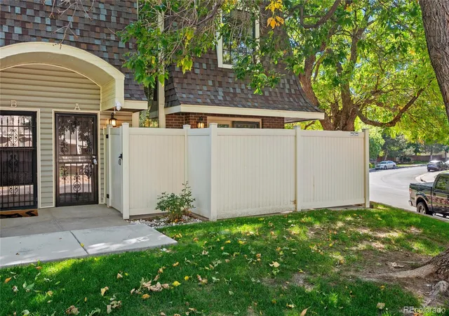 Photo 3 of Townhouse for sale at 1350 S Idalia St #A, Aurora, CO 80017 | MLS# 7135481 | Listing updated on 2026-10-10