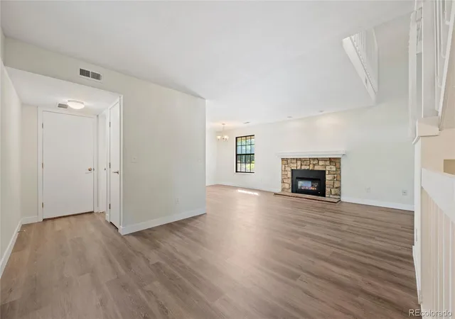 Photo 4 of Townhouse for sale at 1350 S Idalia St #A, Aurora, CO 80017 | MLS# 7135481 | Listing updated on 2026-10-10