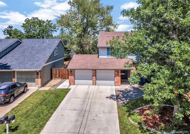 Photo 3 of Single family home for sale at 7926 S Roslyn Way, Centennial, CO 80112 | MLS# 6215695 | Listing updated on 2026-08-25