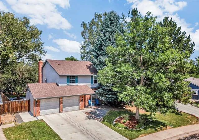 Photo 4 of Single family home for sale at 7926 S Roslyn Way, Centennial, CO 80112 | MLS# 6215695 | Listing updated on 2026-08-25