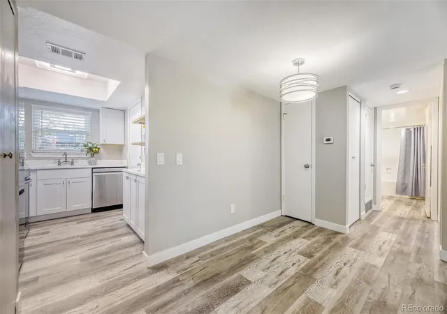 5th image of 1314 S Cathay Ct #102, Aurora, CO 80017 | MLS# 3033940