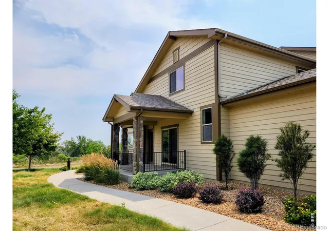 2nd image of 1928 Sunshine Peak Dr, Loveland, CO 80538 | MLS# IR1066246