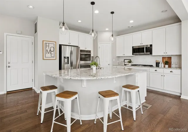 3rd image of 660 Sun Up Pl, Erie, CO 80516 | MLS# 7228234