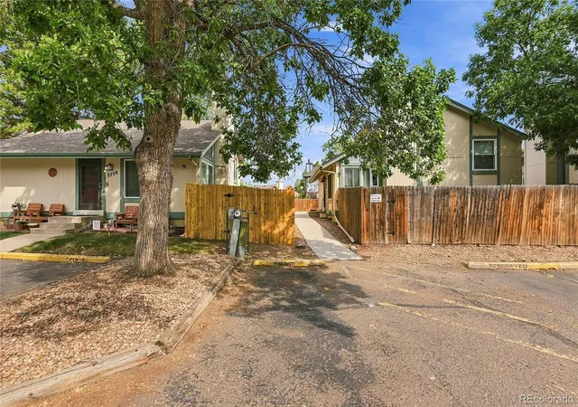 32nd image of 3754 S Danube Cir, Aurora, CO 80013 | MLS# 1577241
