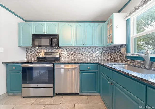 3rd image of 4224 S Fox St, Englewood, CO 80110 | MLS# 9363568