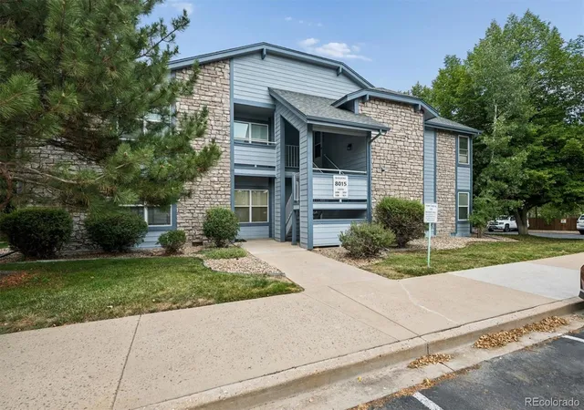 2nd image of 8015 W Eastman Pl, Lakewood, CO 80227
