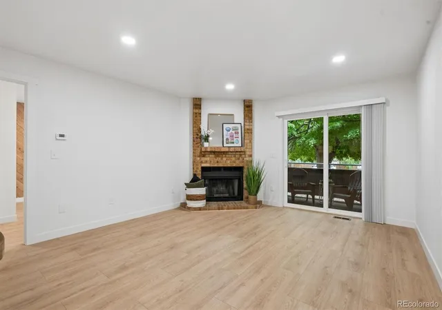 4th image of 8015 W Eastman Pl, Lakewood, CO 80227