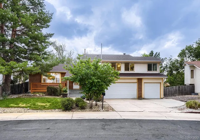 Photo 2 of Single family home for sale at 554 S Kittredge Way, Aurora, CO 80017 | MLS# 8697142 | Listing updated on 2026-09-15