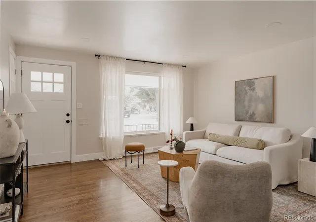3rd image of 563 Jamaica St, Aurora, CO 80010 | MLS# 6834678