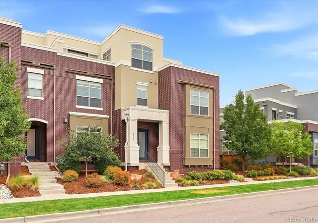 Photo 2 of Townhouse for sale at 5420 Valentia St, Denver, CO 80238 | MLS# 1952331 | Listing updated on 2026-10-09