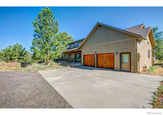 Photo 3 of Single family home for sale at 2720 Sunset Ln, Estes Park, CO 80517 | MLS# IR1066285 | Listing updated on 2026-09-29