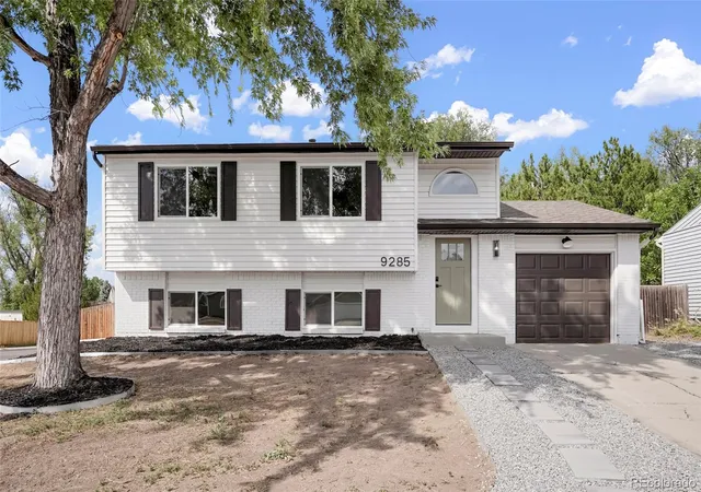1st image of 9285 W Wagon Trail Dr, Littleton, CO 80123 | MLS# 1761796