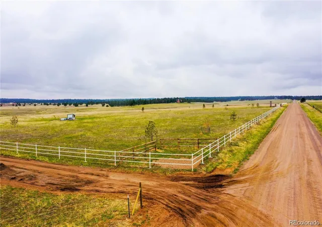 4th image of 14700 Arfsten Rd, Larkspur, CO 80118 | MLS# 3029364
