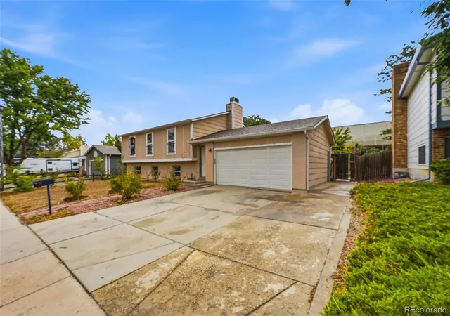 1st image of 16683 E Kansas Dr, Aurora, CO 80017 | MLS# 1885170