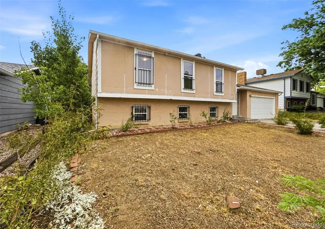 Photo 3 of Single family home for sale at 16683 E Kansas Dr, Aurora, CO 80017 | MLS# 1885170 | Listing updated on 2026-09-08