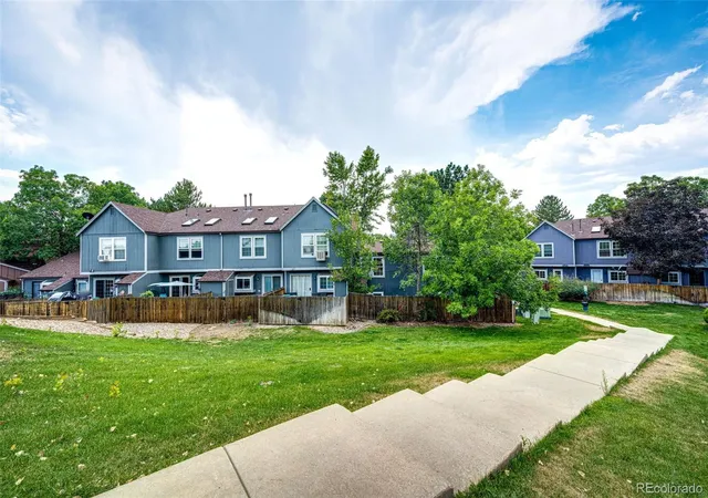28th image of 1220 S Flower Cir #A, Lakewood, CO 80232 | MLS# 3680421