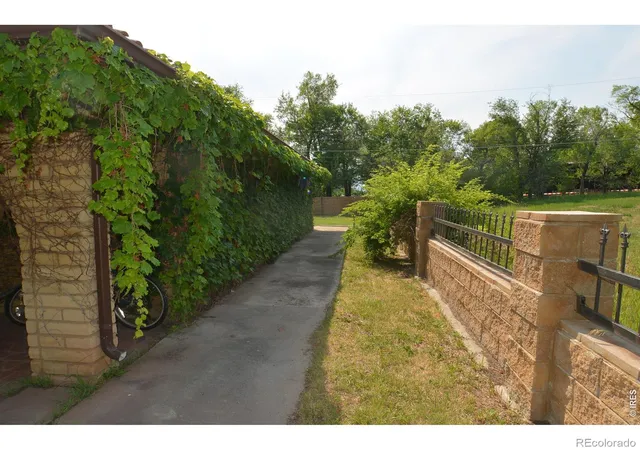 Photo 3 of Single family home for sale at 10110 W 73rd Place, Arvada, CO 80005 | MLS# IR1066300 | Listing updated on 2026-10-10