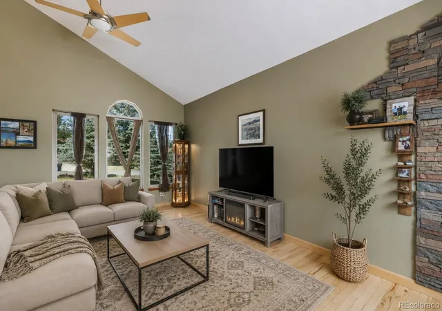 5th image of 290 Taopi Cir, Woodland Park, CO 80863 | MLS# 9390606