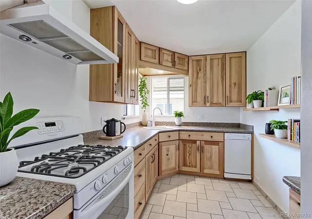 4th image of 4344 S Acoma St, Englewood, CO 80110 | MLS# 8557592