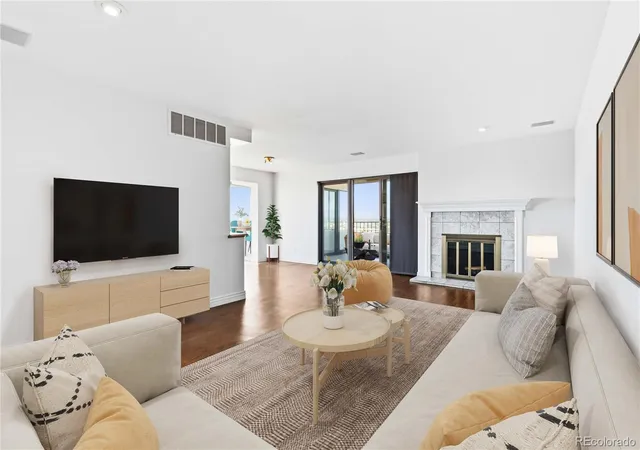 1st image of 130 N Pearl St #1404, Denver, CO 80203 | MLS# 2467437